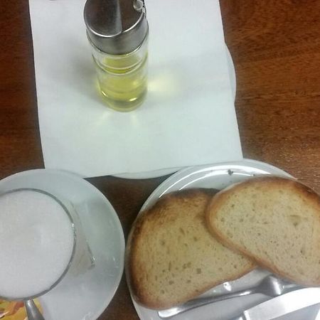 Hostal Virgen De La Encina Ponferrada Bagian luar foto