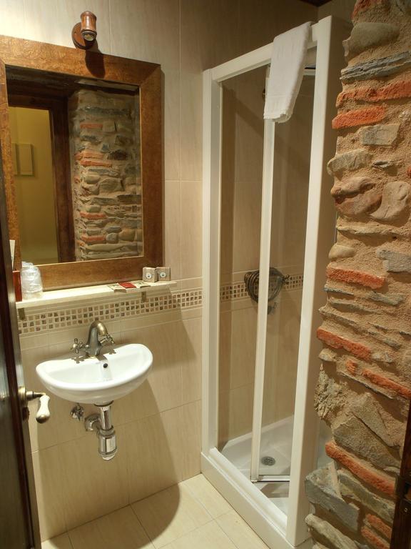 Hostal Virgen De La Encina Ponferrada Ruang foto