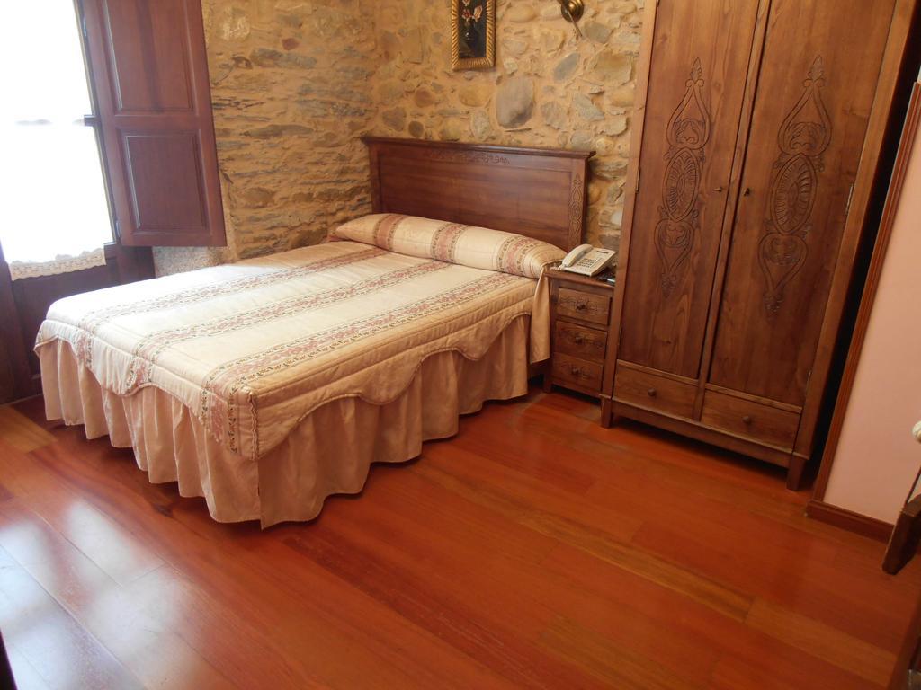 Hostal Virgen De La Encina Ponferrada Ruang foto