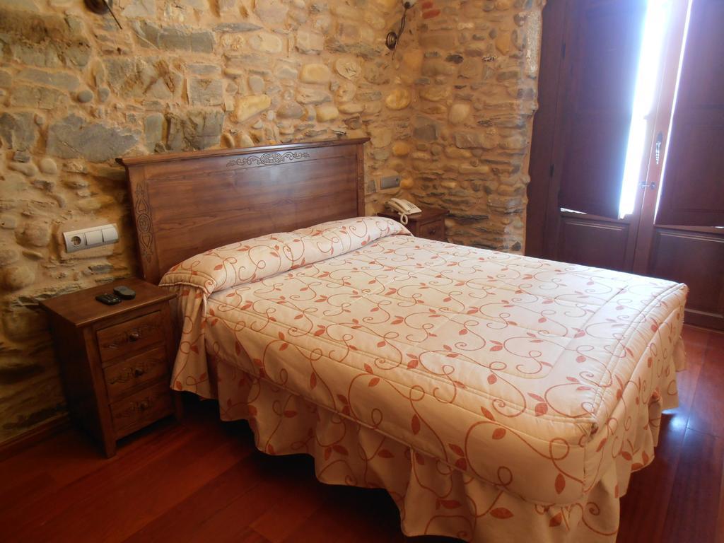 Hostal Virgen De La Encina Ponferrada Ruang foto