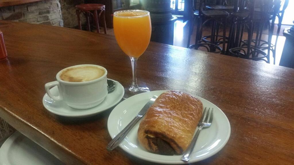 Hostal Virgen De La Encina Ponferrada Bagian luar foto