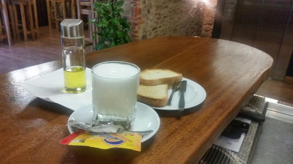 Hostal Virgen De La Encina Ponferrada Bagian luar foto